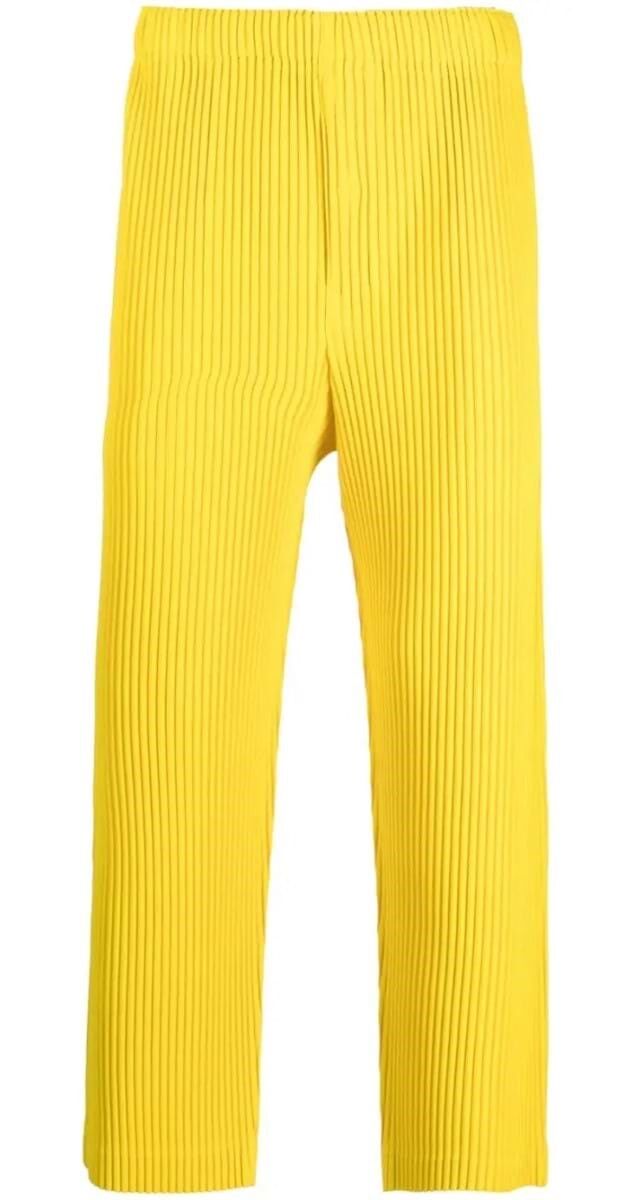 Calças plissadas, € 380, Homme Plissé Issey Miyake.