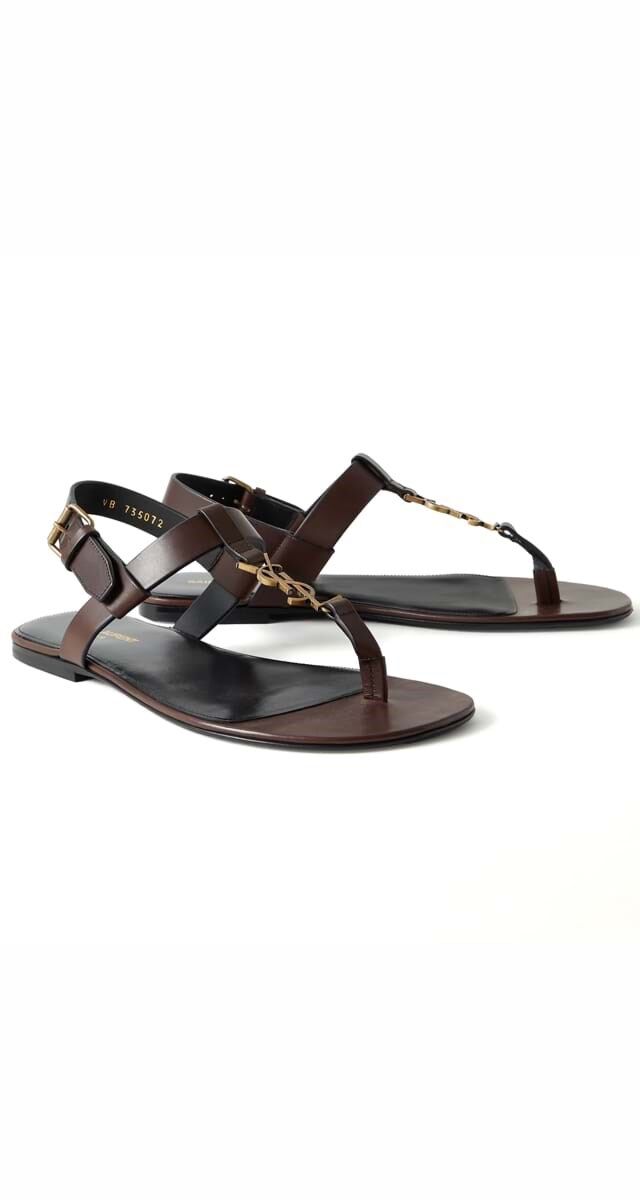 Sandálias em pele, €745, Saint Laurent.