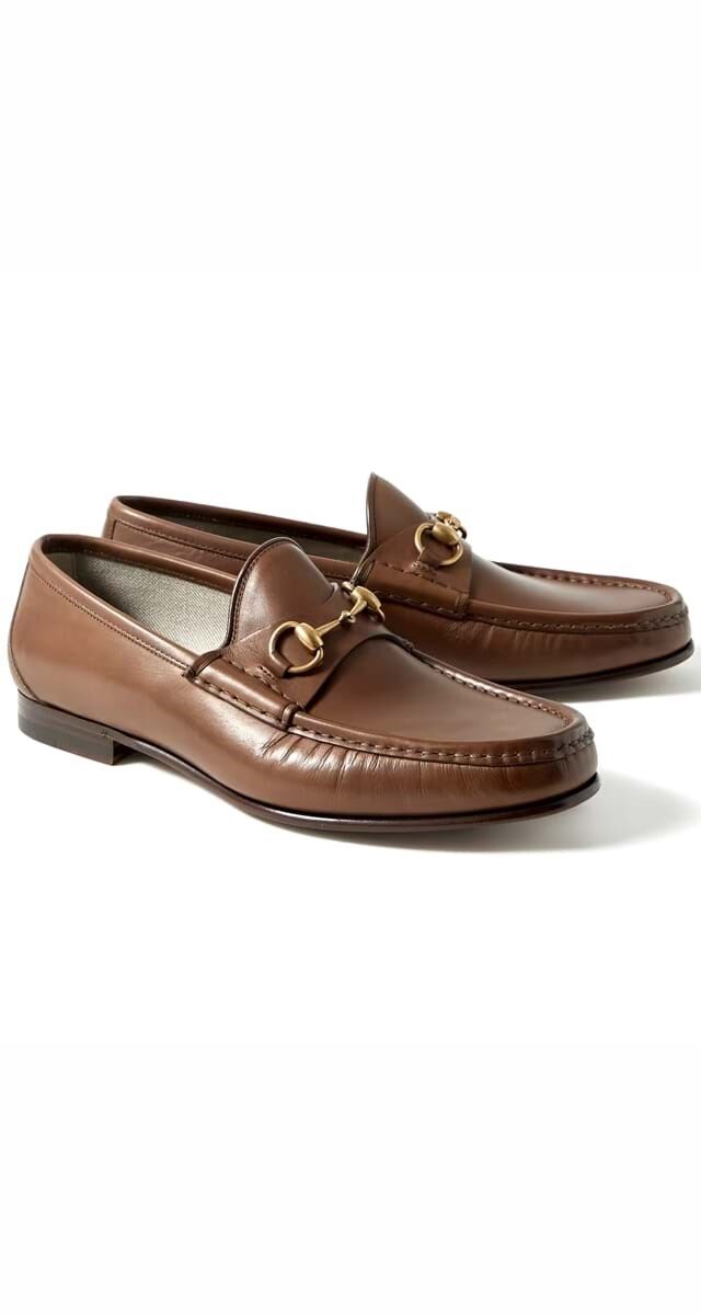 Mocassins em pele, €730, Gucci.