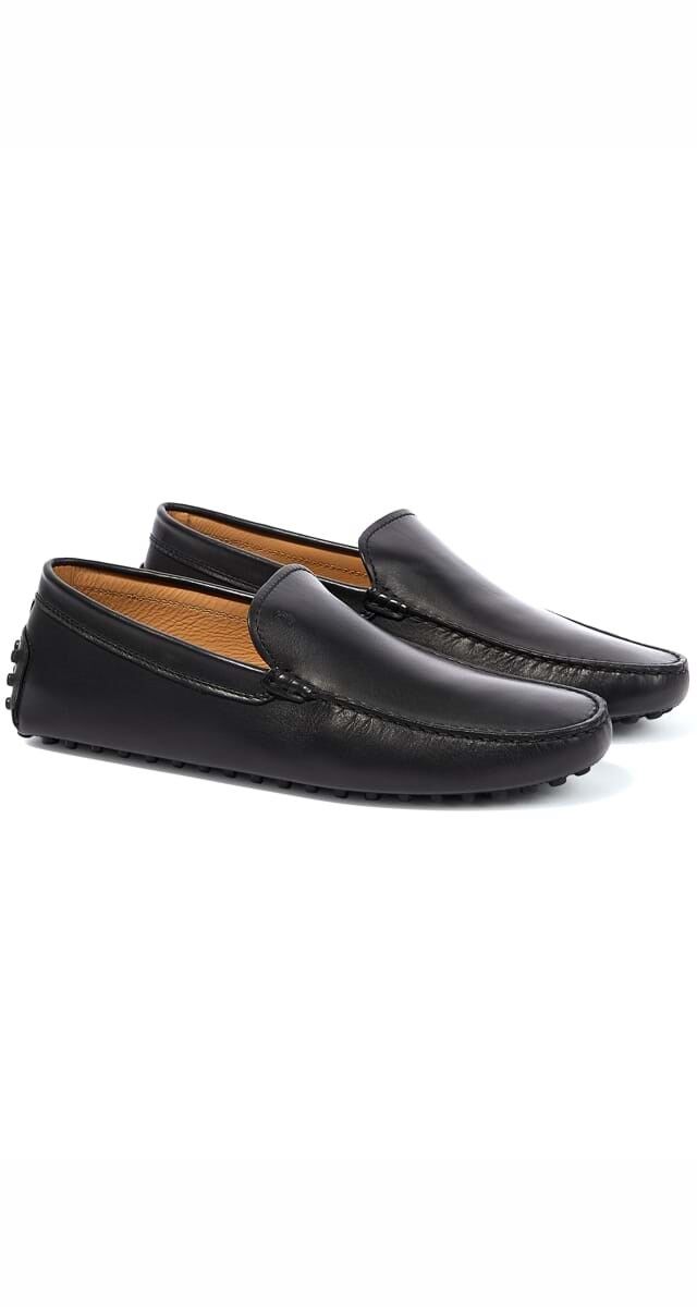 Mocassins Gommino em pele, €550, Tod’s.