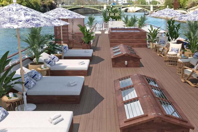 Inclui um deck com piscina, onde acontecem parte dos tratamentos.