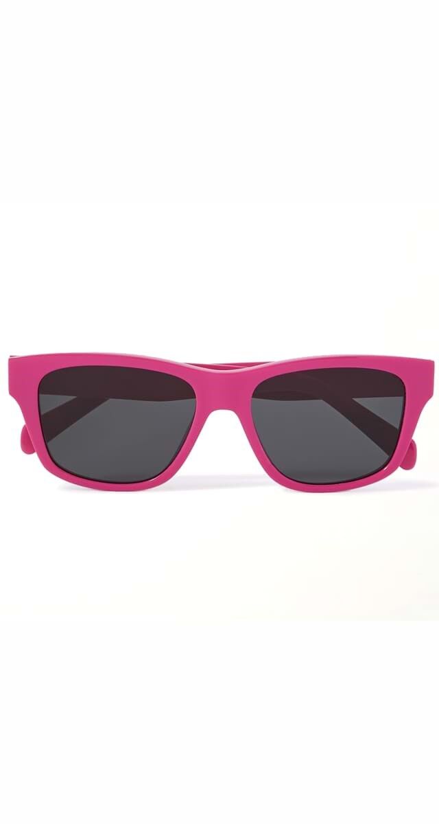 Óculos de sol em acetato (vendidos com bolsa de tiracolo em pele), € 330, Celine.