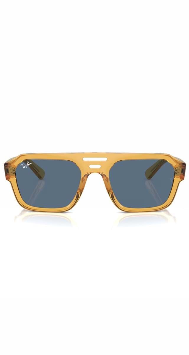 Óculos de sol Corrigan em acetato, € 145, Ray Ban.