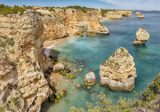 A gruta de Benagil, no Algarve, está entre as dez mais populares da Europa