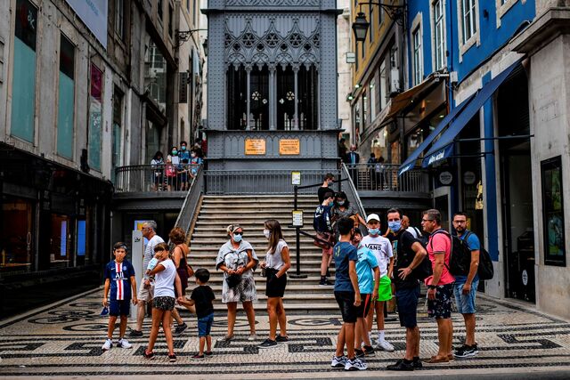 O cidadão que pôs em causa, com grande estrondo e maior reverberação, as qualidades da cidade mais conhecida e popular do distrito de Lisboa chama-se Pieter Levels.