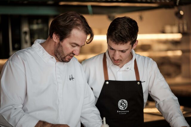 A carta está entregue ao chef Vítor Matos e ao chef Francisco Quintas.