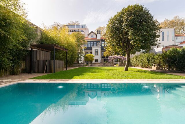 Esta é a única guesthouse do grupo com piscina e jardim.
