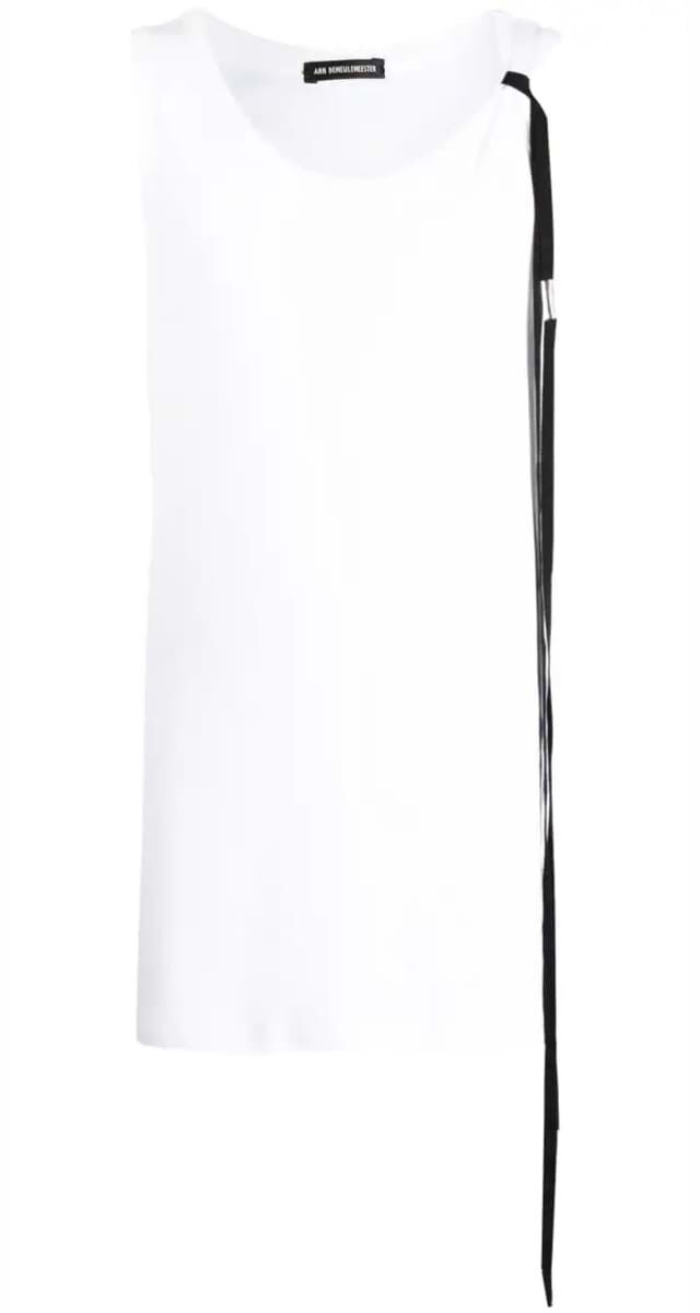 Top tank em jersey de algodão, €344, Ann Demeulemeester.