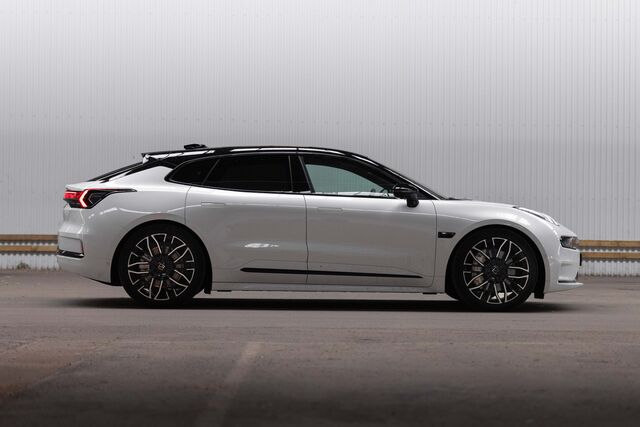 Este modelo, o 001 surpreende pelo design.