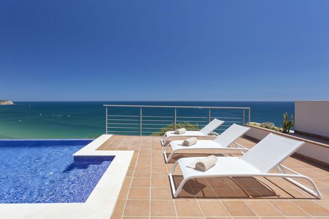 Piscina infinita no Vila Vita Parc.
