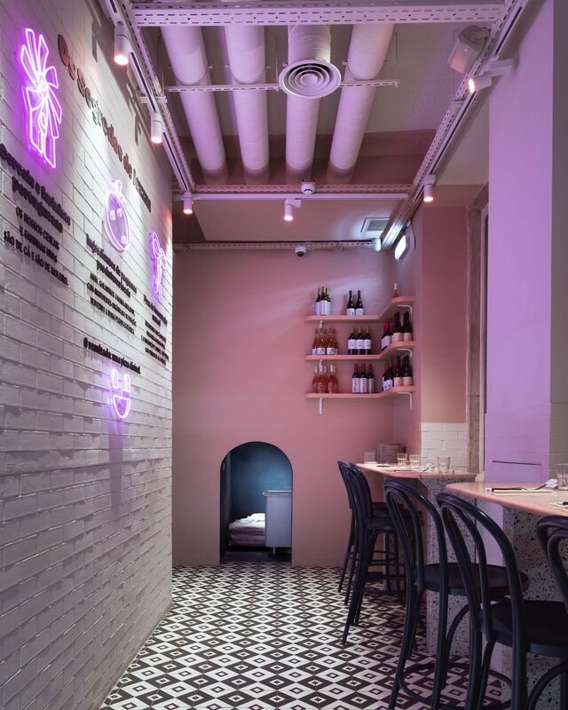 A decoração da pizzaria remete para "tudo o que é local e artesanal".