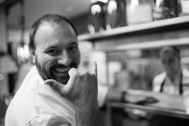 "O que mais gosto é a felicidade dos clientes depois de terem vivido a experiência no nosso restaurante e hotel, e de ver evoluir e crescer os meus colaboradores."