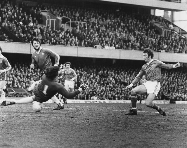 Trevor no jogo Chelsea vs Nottingham Forest, em 1979.