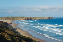 Roteiro: 7 praias para conhecer em Portugal e 7 restaurantes perto de cada uma