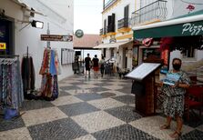 Isto Lembra-me Uma História: O Algarve e o pequeno dinheiro local