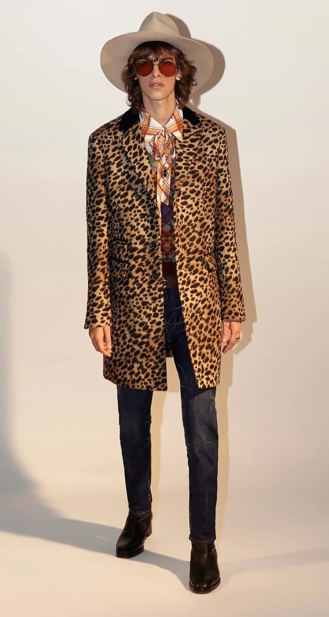 Tendência: animal print. Look: DSquared2.