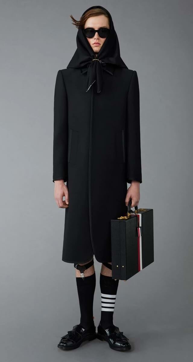 Tendência: calções. Look: Thom Browne.