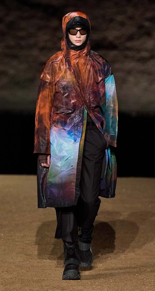 Tendência: estampados artísticos. Look: Dior Home.