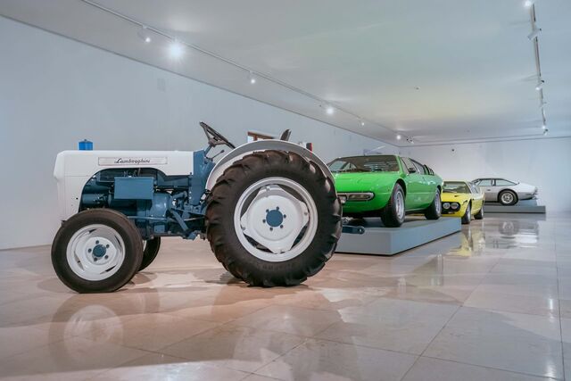 Ferruccio Lamborghini (1916-93) fez fortuna como fabricante de tratores.