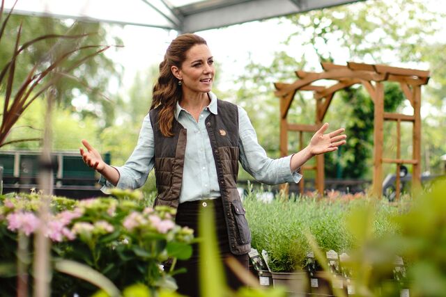 Kate em Fakenham Garden Center (Norfolk), durante o primeiro compromisso público desde o início da pandemia. O centro de jardinagem fica perto de Anmer Hall.