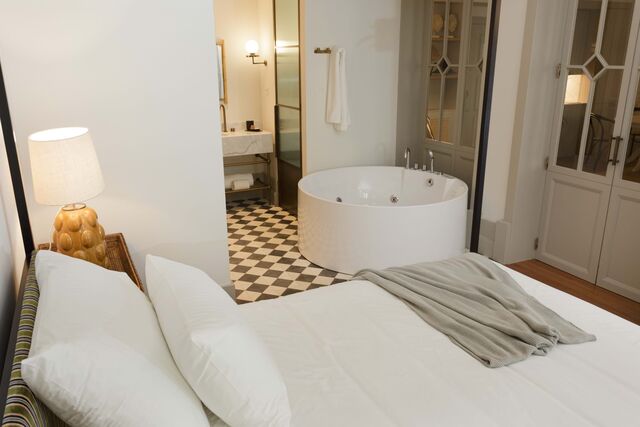 Jacuzzi no quarto, um detalhe de charme.