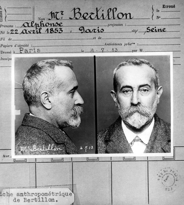 Alphonse Bertillon, criminologista francês e inventor da fotografia criminal, em 1913.