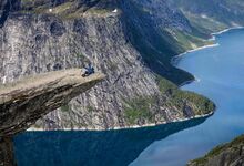 Noruega passa a ter uma escalada com acesso ao penhasco à beira-mar mais alto da Europa