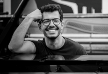 Um dia na vida de… Tiago Nunes, o pianista que adorava ser fotojornalista