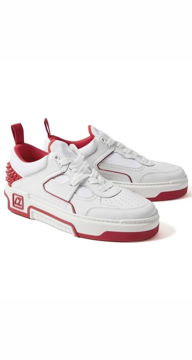 Ténis Astroloubi em pele e mesh, €850, Christian Louboutin.