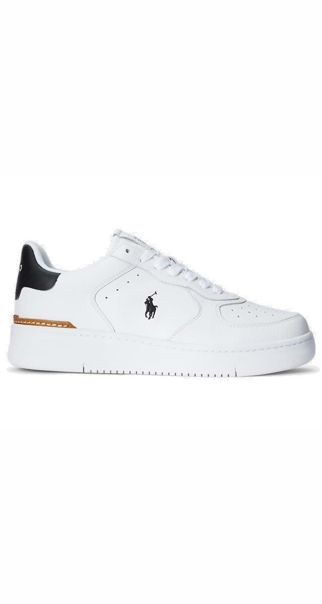 Ténis Master Court em pele, €149, Polo Ralph Lauren.