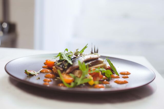 O restaurante tem muitas vezes lotação cheia, mas Eugénia tenta conciliar com a vida pessoal