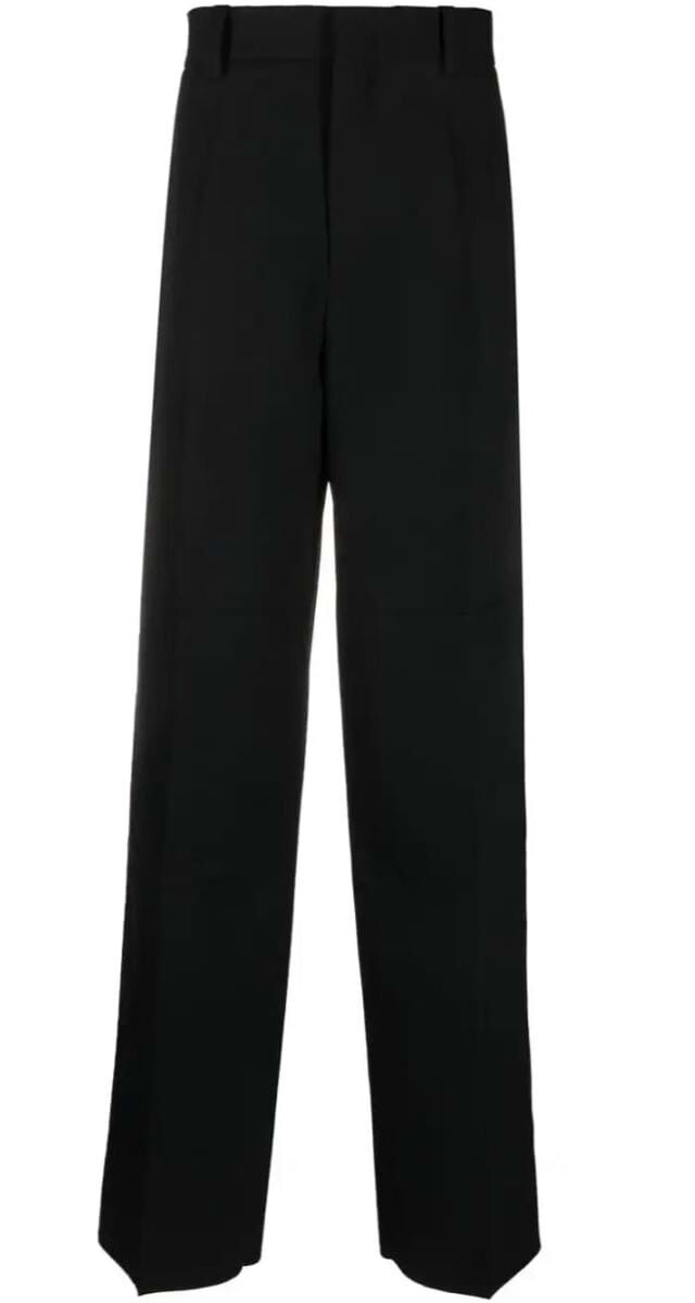 Calças em lã, €990, Jil Sander.