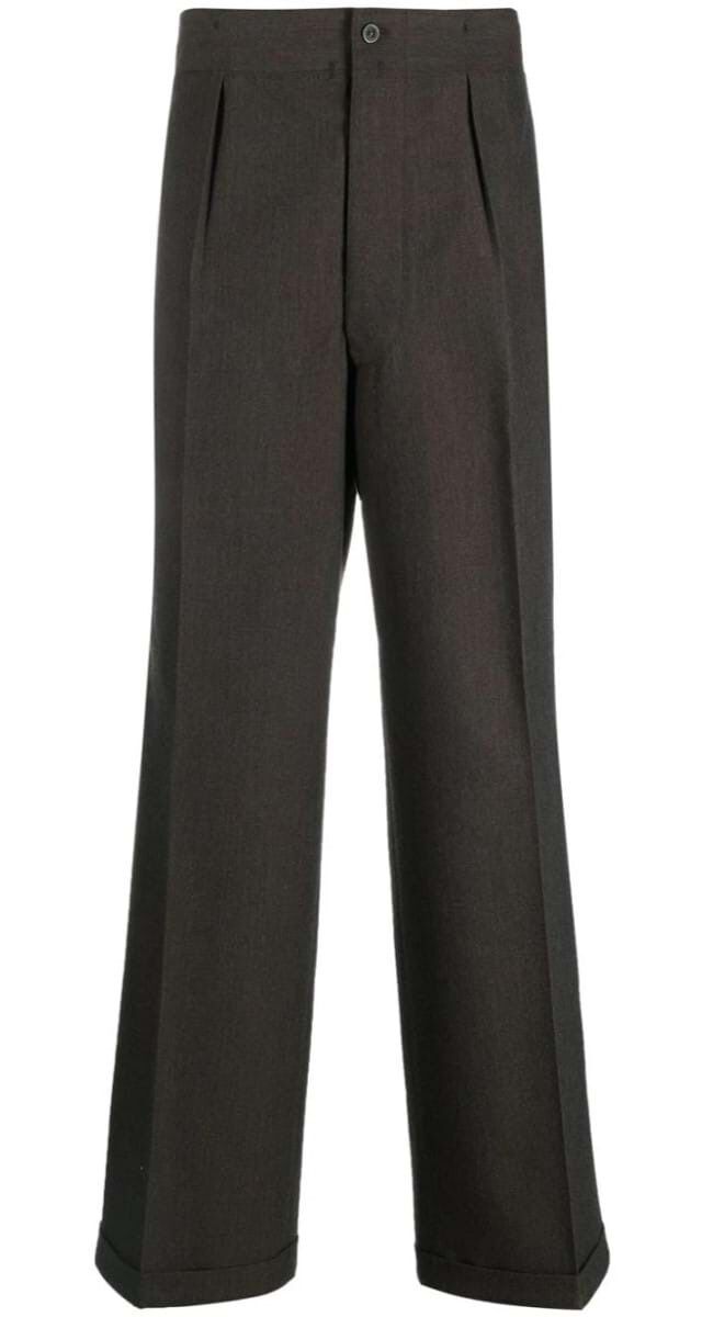 Calças em lã, €1790, Maison Margiela.