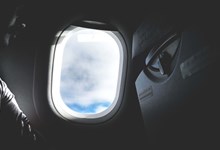 Inchaço a viajar de avião: o que fazer e como o evitar