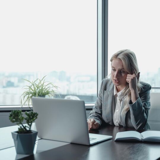 Liderança no trabalho não é só mandar, revela um recrutador