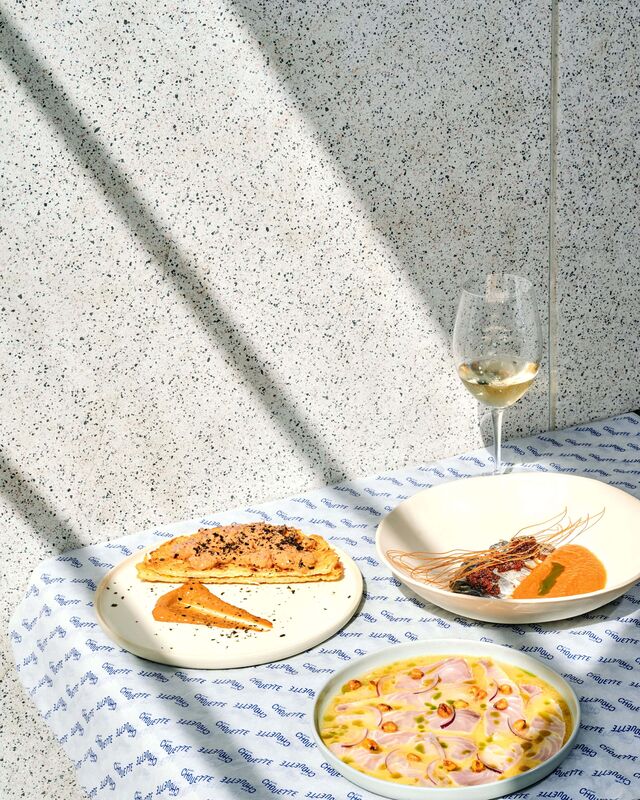 Camarão Violeta e Batata Rosti; Cavala e Salmorejo, Lírio e Pimentos Amarelos