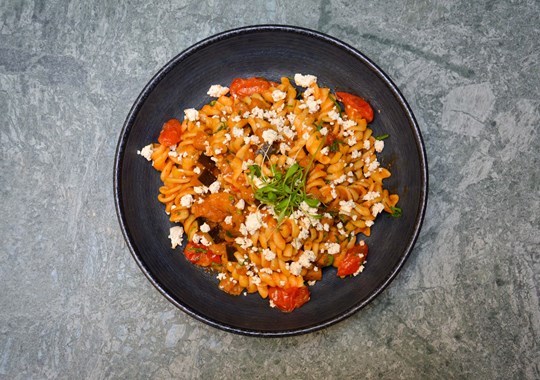 Receita. Fusilli Alla Norma do chef Fábio Paixão da Silva