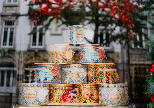 Panetone Dolce & Gabbana à venda no Porto