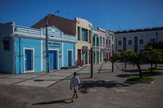 Vista de rua em Fortaleza, capital do estado do Ceará, no Brasil