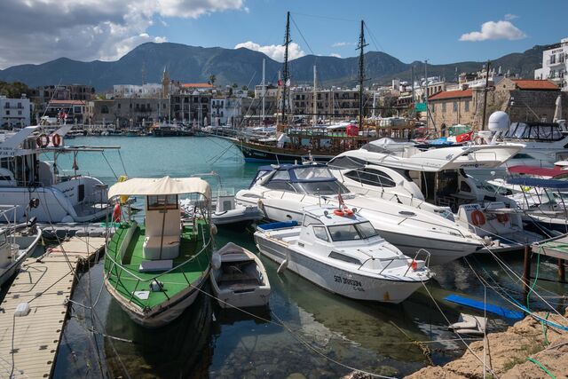 Porto de Cirénia, no norte de Chipre