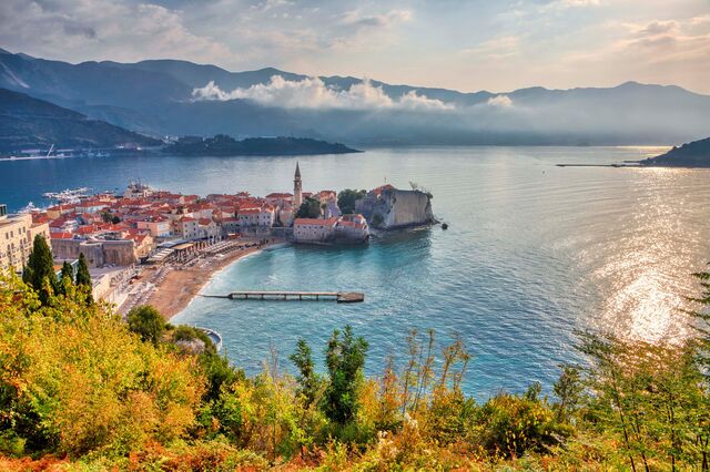 Montenegro, na costa do mar Adriático