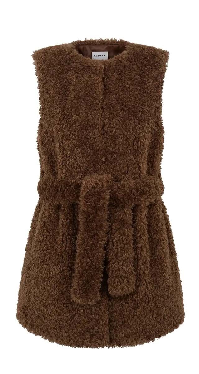 Colete em pelo ecológico, €392, P.A.R.O.S.H. na Fatima Mendes