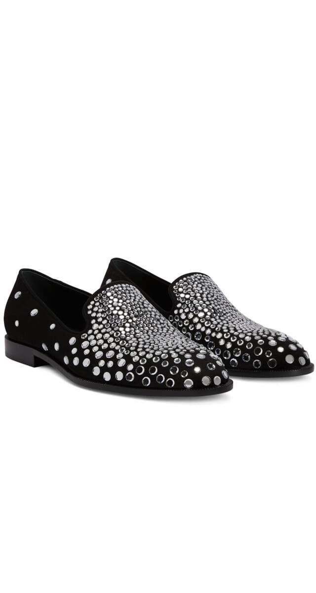 Mocassins Peghasus em camurça sintética revestida a cristais, €995, Giuseppe Zanotti Design.