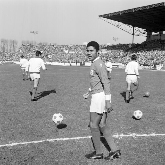 Eusébio da Silva Ferreira também veio de um bairro pobre.
