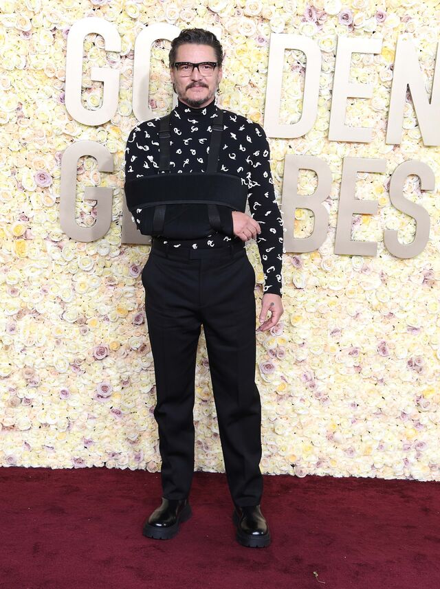 Pedro Pascal em Bottega Veneta.