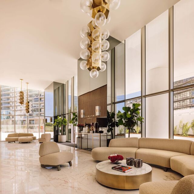 Com 195 apartamentos de várias tipologias, de T0 a T6 Duplex, e 352 lugares de estacionamento, o INFINITY apresenta-se como mais do que um edifício residencial.