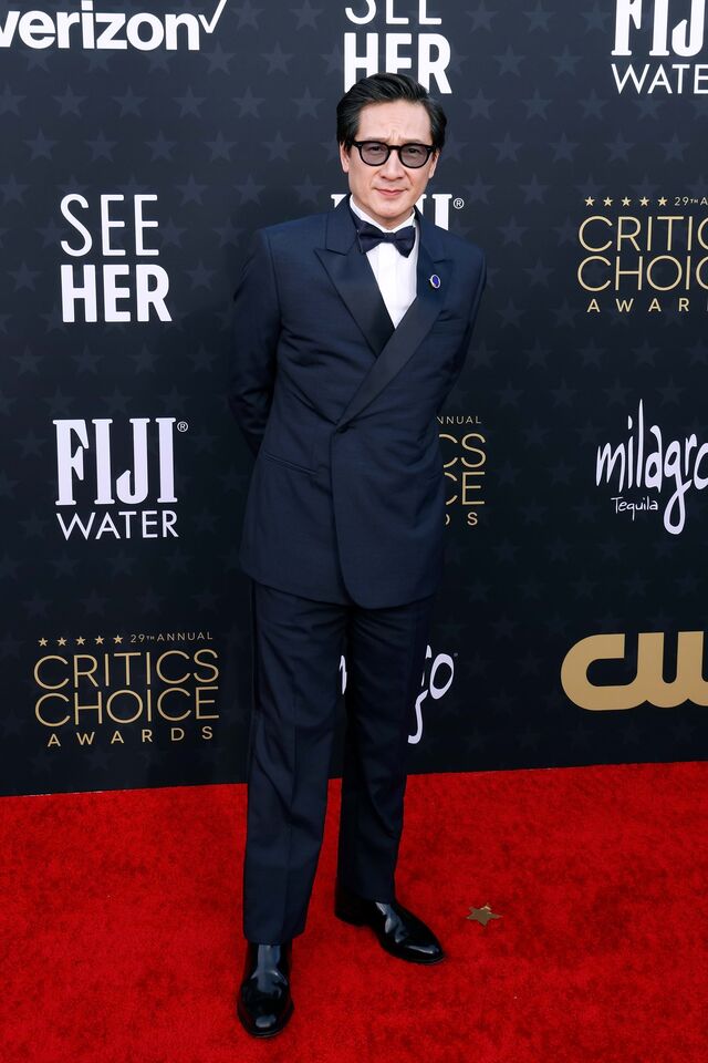 Ke Huy Quan em Dior.