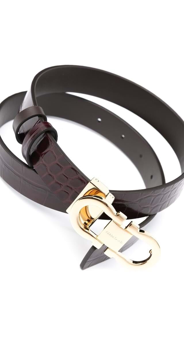 Cinto Gancini em pele gravada, €430, Ferragamo.