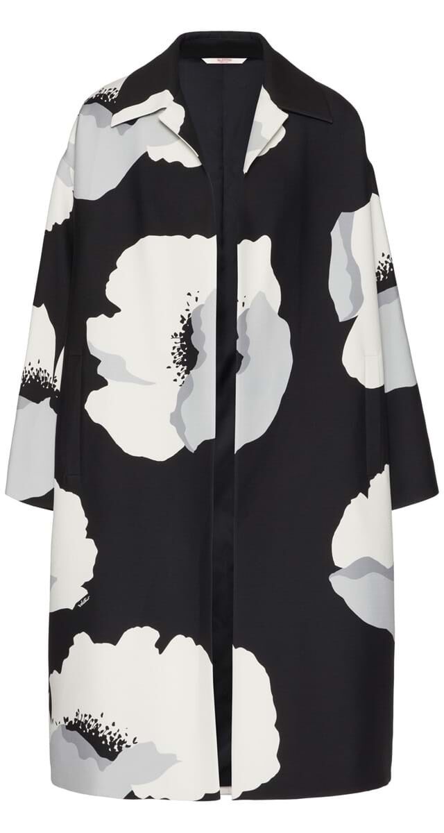 Casaco em crepe de lã estampado, €3500, Valentino Garavani.