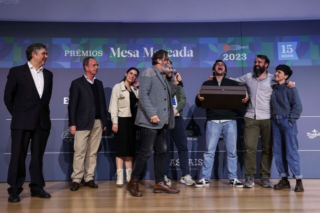 A equipa do Cozinha das Flores recebeu o prémio com grande animação